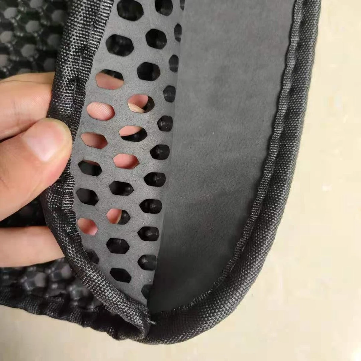 Nixnix - Kattenbakmat - 40 X 50 Cm - Waterdicht - Dubbele Laag - Honingraatstructuur - Uitloopmat - Placemat Kat - Schoonloopmat Kattenbak - Kattenbak Accessoires - Katten Grit Opvanger - Katten Mat 5 Nixnix - Kattenbakmat - 40 X 50 Cm - Waterdicht - Dubbele Laag - Honingraatstructuur - Uitloopmat - Placemat Kat - Schoonloopmat Kattenbak - Kattenbak Accessoires - Katten Grit Opvanger - Katten Mat - Afbeelding 3