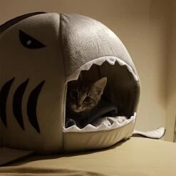 MikaMax Haai Hondenmand - Kattenmand - Dierenmand - Huisdierkussen - Mand Of Bed - Origineel - Extra Zacht Materiaal - 42 X 42 X 36 Cm 19 MikaMax Haai Hondenmand - Kattenmand - Dierenmand - Huisdierkussen - Mand Of Bed - Origineel - Extra Zacht Materiaal - 42 X 42 X 36 Cm -Kattenproducten 1200x1200 904