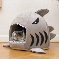 MikaMax Haai Hondenmand - Kattenmand - Dierenmand - Huisdierkussen - Mand Of Bed - Origineel - Extra Zacht Materiaal - 42 X 42 X 36 Cm 20 MikaMax Haai Hondenmand - Kattenmand - Dierenmand - Huisdierkussen - Mand Of Bed - Origineel - Extra Zacht Materiaal - 42 X 42 X 36 Cm -Kattenproducten 1200x1200 905