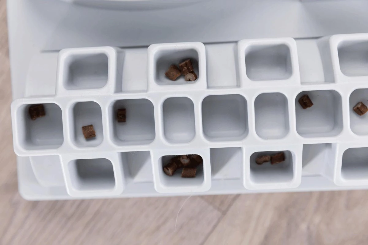 Trixie Cat Activity Fun Bord - 40X30 CM 16 Trixie Cat Activity Fun Bord - 40X30 CM - Afbeelding 14