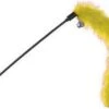Merkloos Een Vrolijke Speelhengel In De Kleur Geel Met Belletje. 1 Merkloos Een Vrolijke Speelhengel In De Kleur Geel Met Belletje. -Kattenproducten 1200x873 1